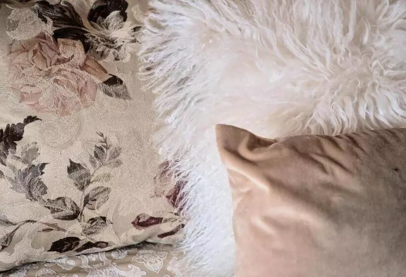 Hotelli Bridge House Barn