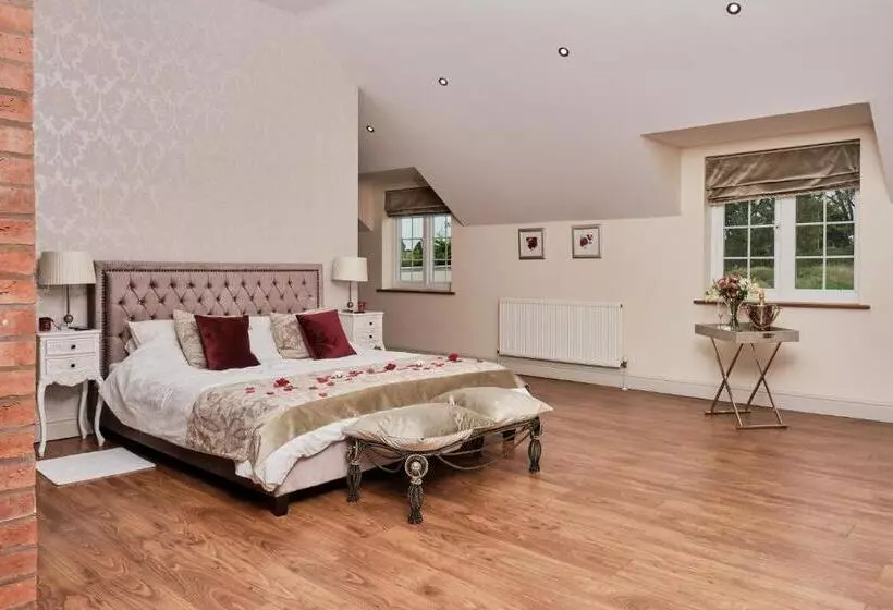 Hotelli Bridge House Barn