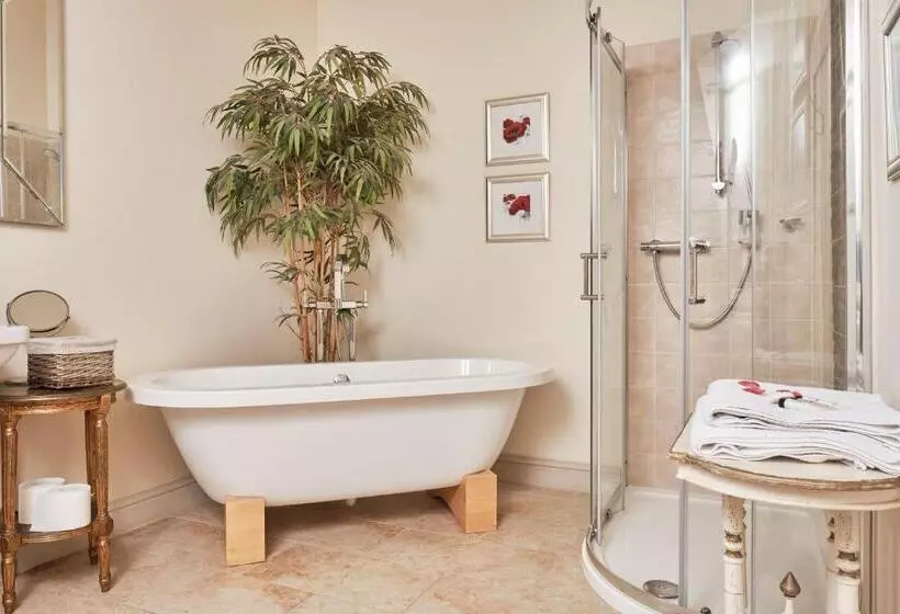 Hotelli Bridge House Barn