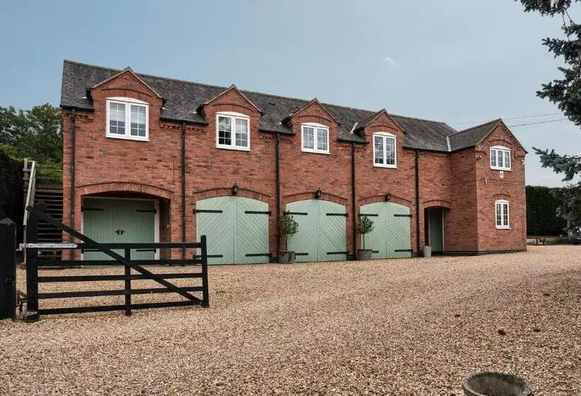 Hotelli Bridge House Barn