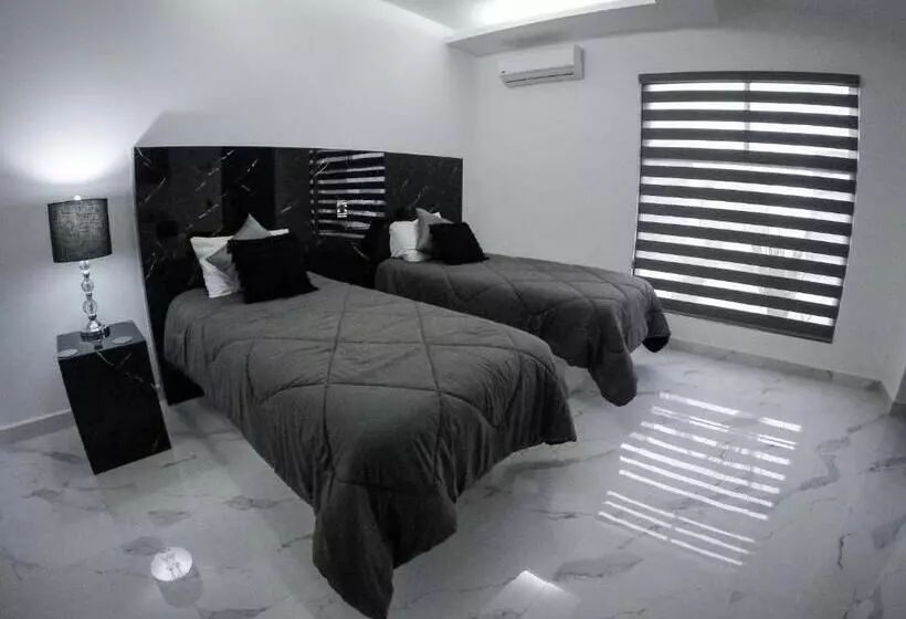 ホテル Dubai Inn & Suites