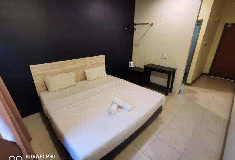 فندق Esq Ferringhi