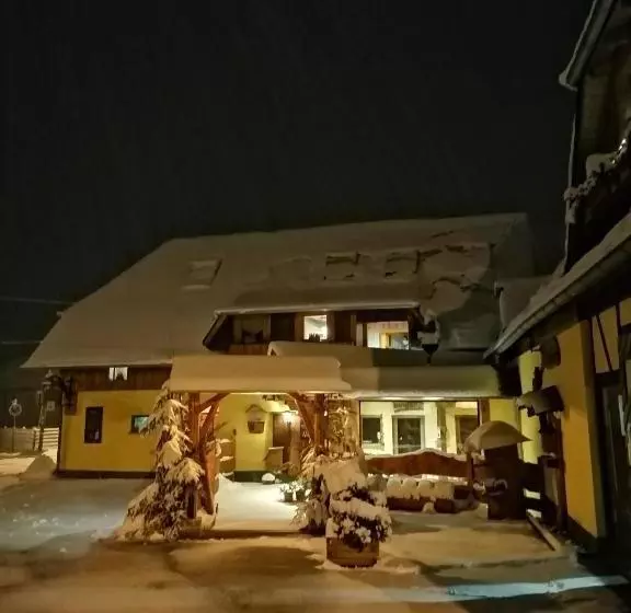 ホテル Landgasthof Plohnbachtal Ug