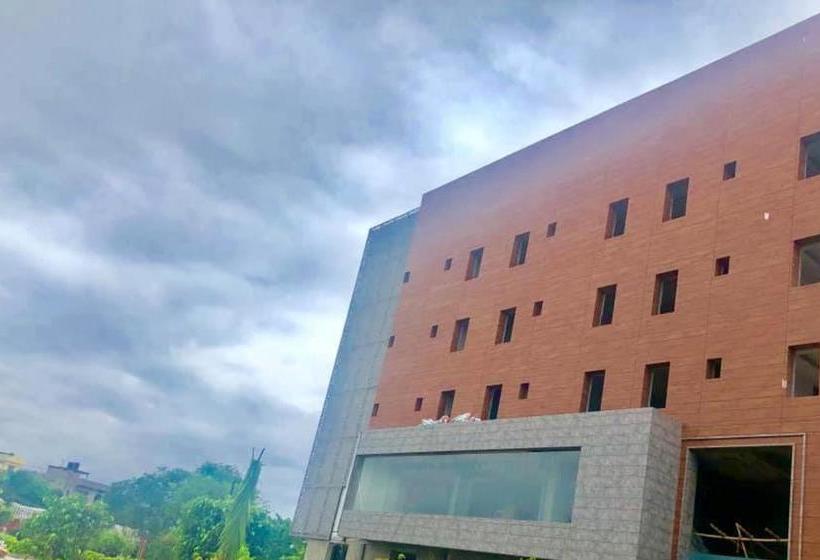 酒店 Mastiff Grand Regal Resort Arrah By Othpl