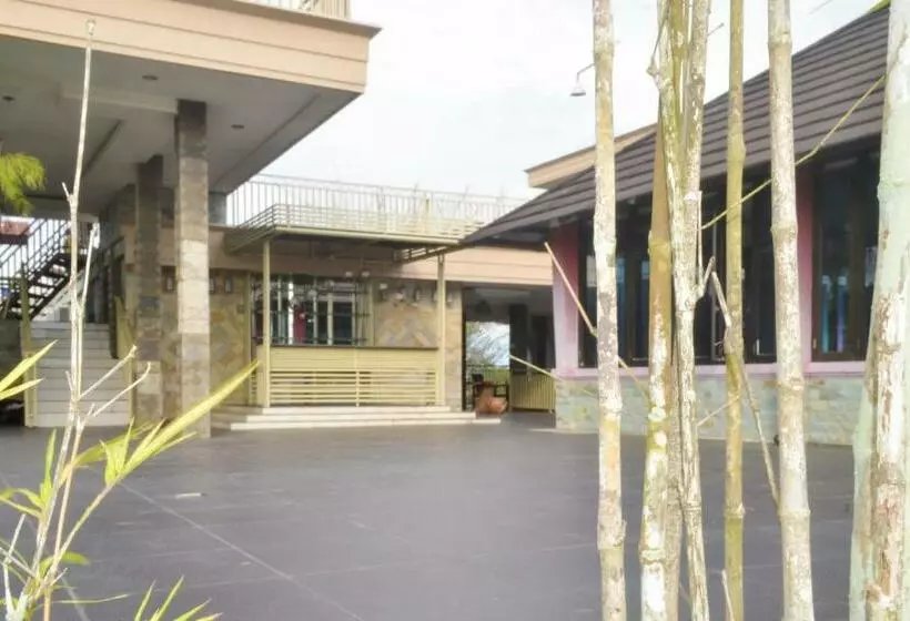 Hotelli Oyo 90378 Rigari Guest House