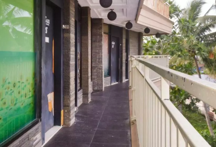 Hotelli Oyo 90378 Rigari Guest House