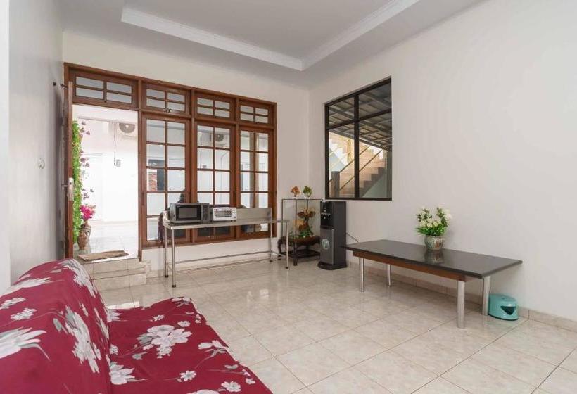 فندق Reddoorz Syariah Near Exit Toll Jatiwarna 2