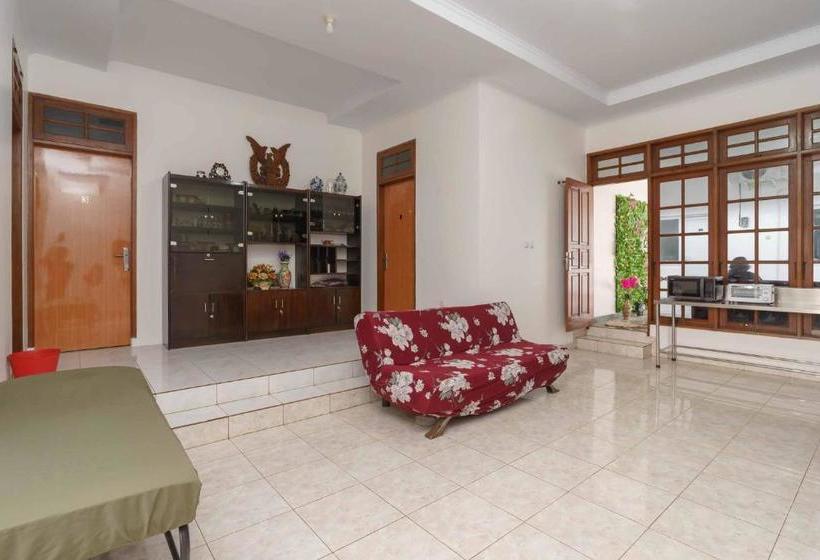 فندق Reddoorz Syariah Near Exit Toll Jatiwarna 2