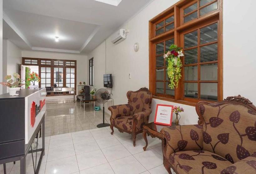 فندق Reddoorz Syariah Near Exit Toll Jatiwarna 2