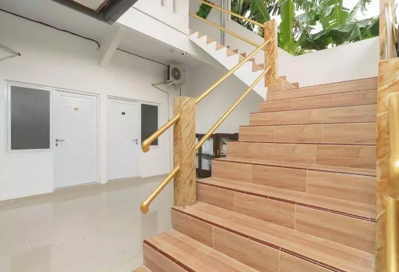 ホテル Reddoorz Syariah Near Exit Toll Jatiwarna 2