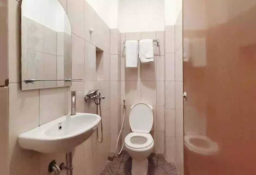 Hotelli Reddoorz Plus @ Jalan Letda Sujono Medan 2