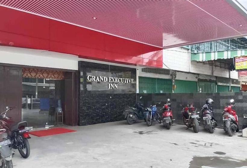 Hotel Reddoorz Plus @ Jalan Letda Sujono Medan 2