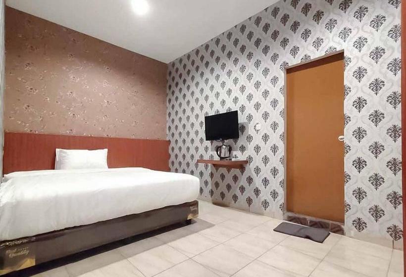 Hotel Reddoorz Plus @ Jalan Letda Sujono Medan 2