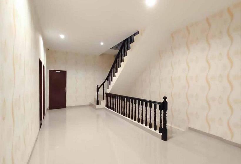 Hotel Reddoorz Plus @ Jalan Letda Sujono Medan 2