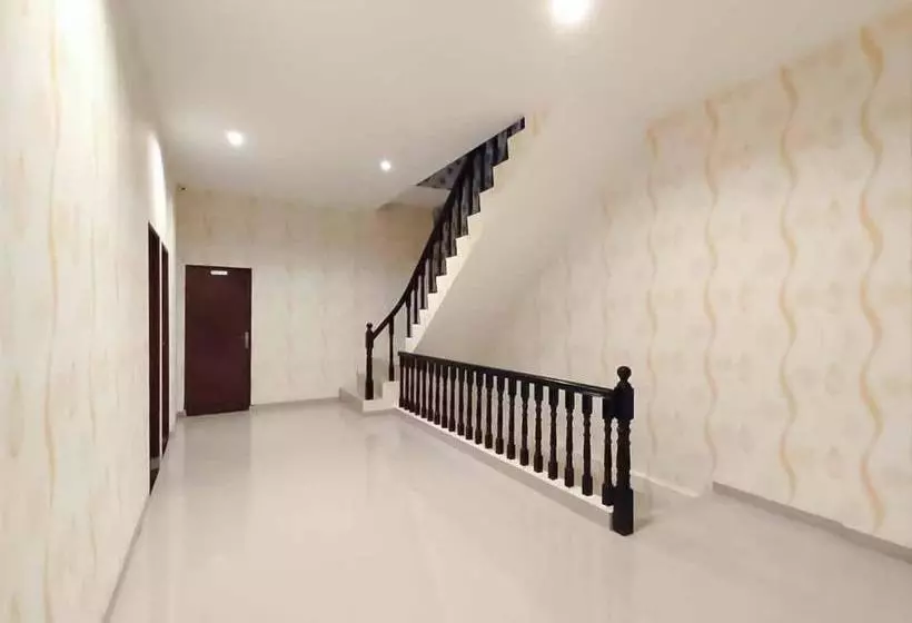 Hotelli Reddoorz Plus @ Jalan Letda Sujono Medan 2