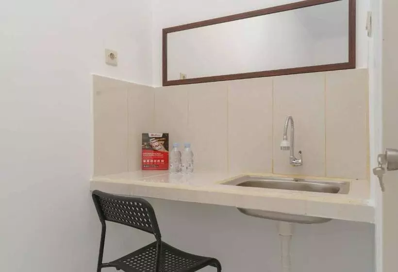 ホテル Reddoorz Syariah Near Exit Toll Jatiwarna 2