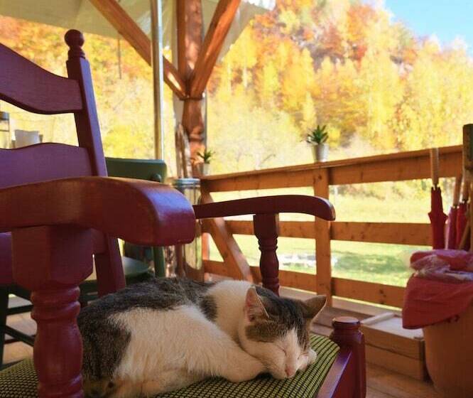 펜션 Alunis Retreat