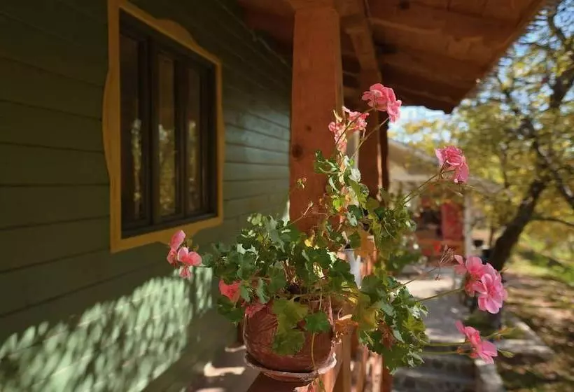 Majatalo Alunis Retreat