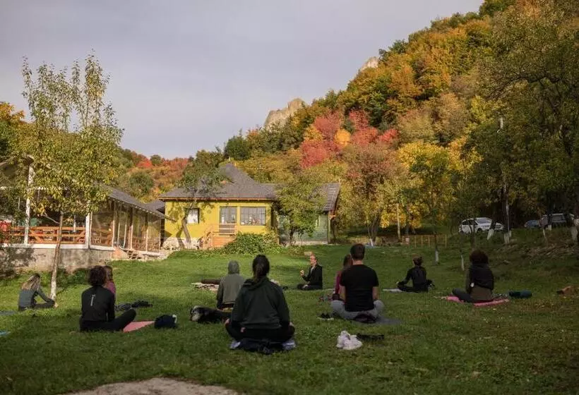 Majatalo Alunis Retreat