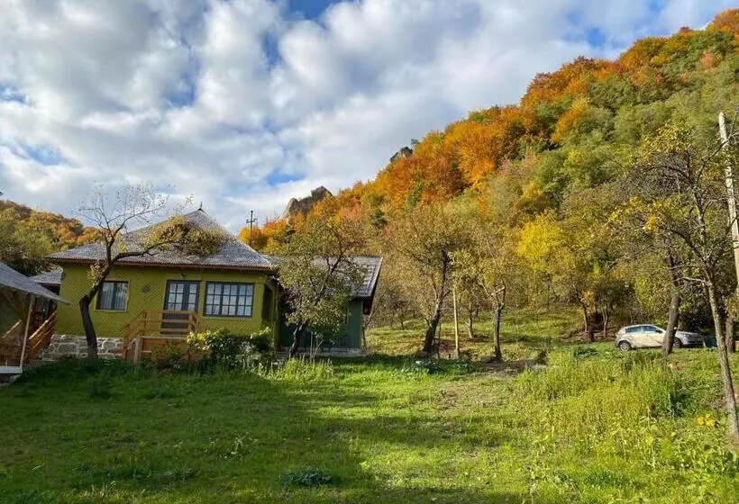 Majatalo Alunis Retreat