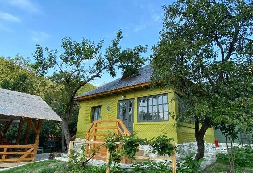 Majatalo Alunis Retreat