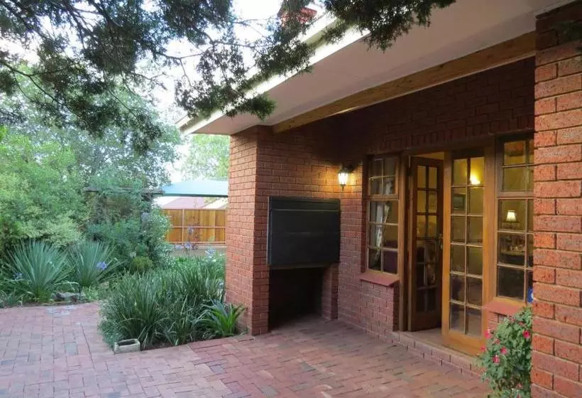 ペンション Camelia Guest House