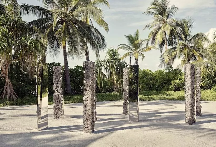 استراحتگاه Patina Maldives, Fari Islands