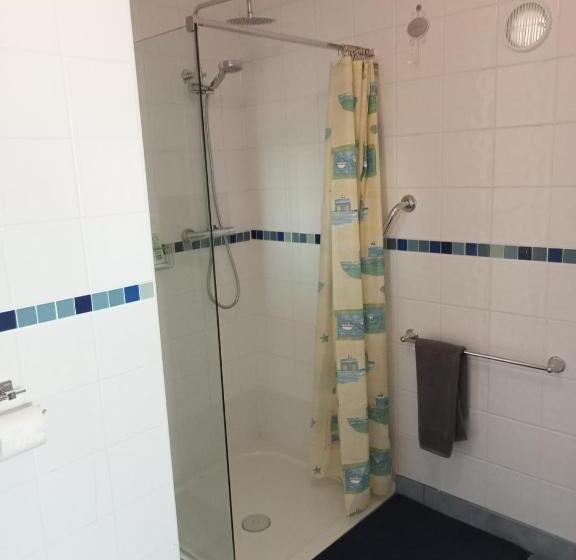 مبيت وإفطار Oak Tree Lane Country B And B