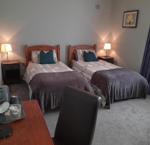 مبيت وإفطار Oak Tree Lane Country B And B