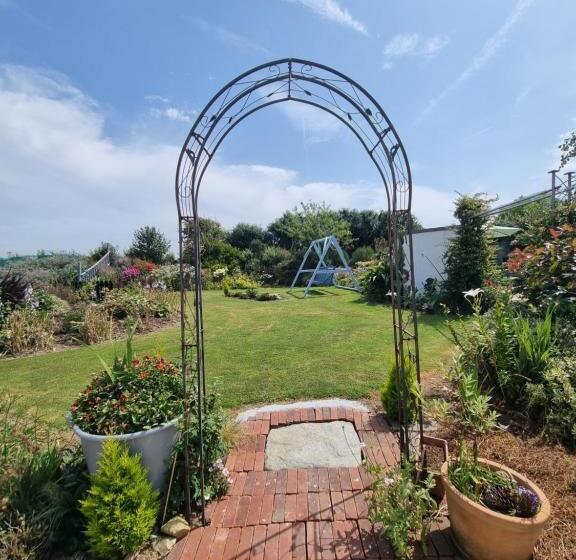 مبيت وإفطار Oak Tree Lane Country B And B