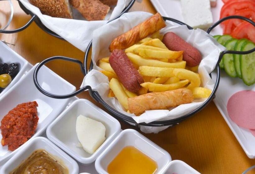 Отель Madeen City