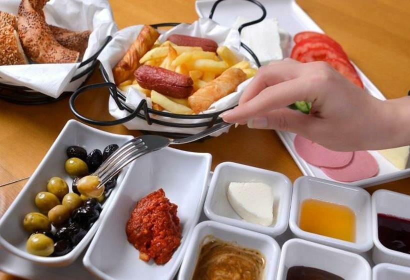 Отель Madeen City