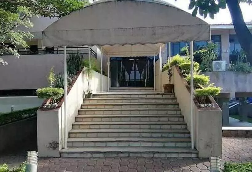 ホテル Montecarlo