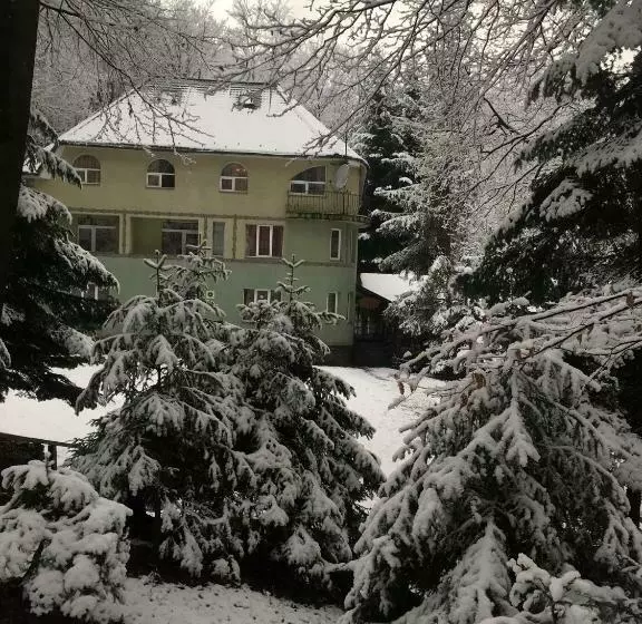 Hotelli база відпочинку шиповець