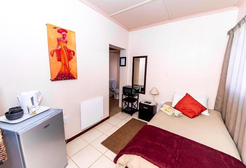 פנסיון Halfmens Cc Elkoweru & Kliprand Guest House