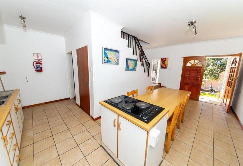 פנסיון Halfmens Cc Elkoweru & Kliprand Guest House