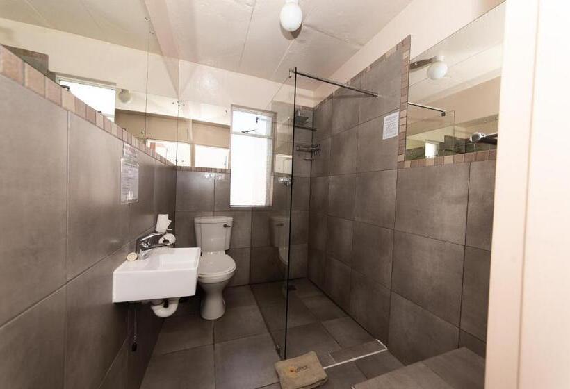 פנסיון Halfmens Cc Elkoweru & Kliprand Guest House