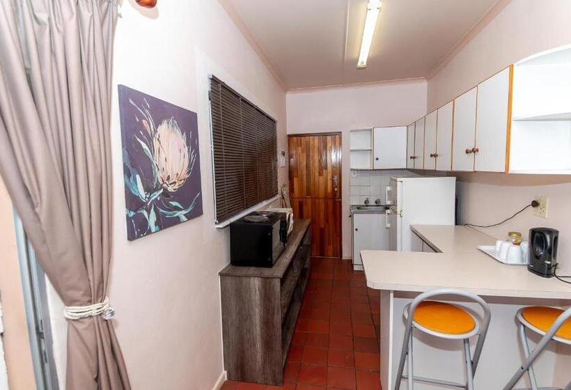 פנסיון Halfmens Cc Elkoweru & Kliprand Guest House