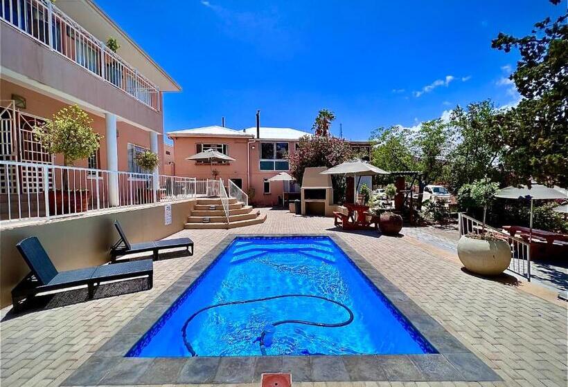 פנסיון Halfmens Cc Elkoweru & Kliprand Guest House