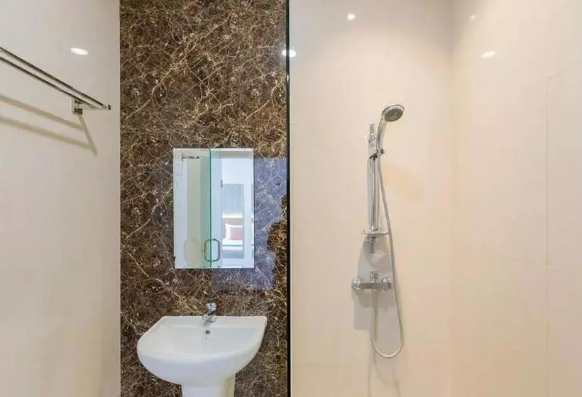 Sans Hotel Box Mansion Surabaya By Reddoorz