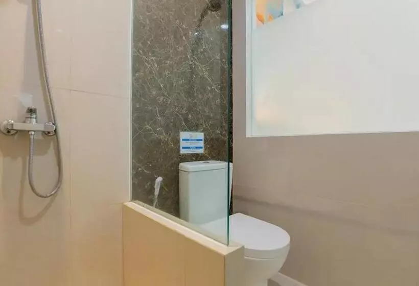 Sans Hotel Box Mansion Surabaya By Reddoorz