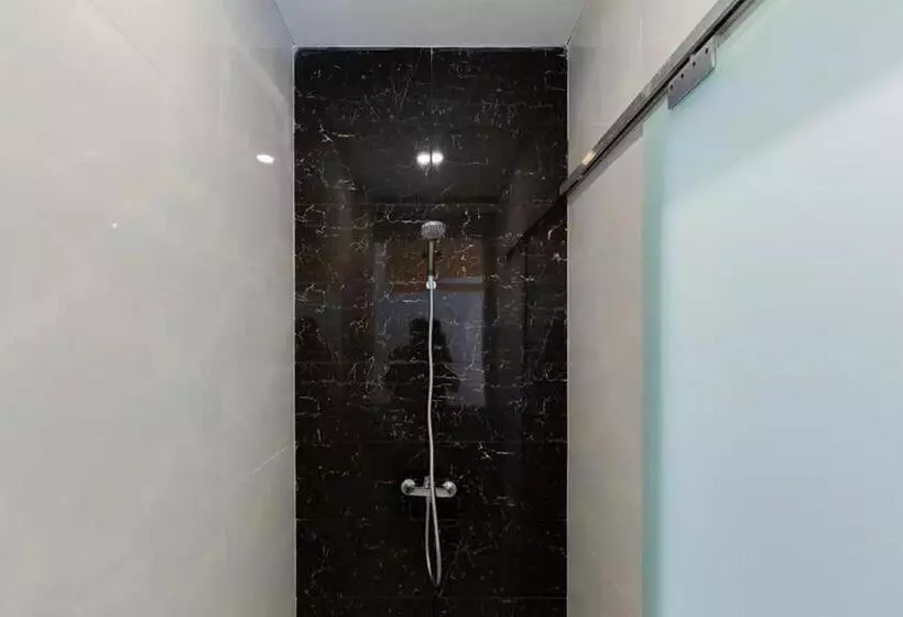 Sans Hotel Box Mansion Surabaya By Reddoorz