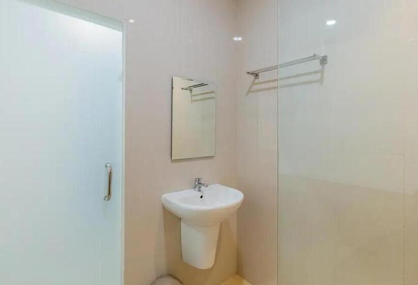 Sans Hotel Box Mansion Surabaya By Reddoorz