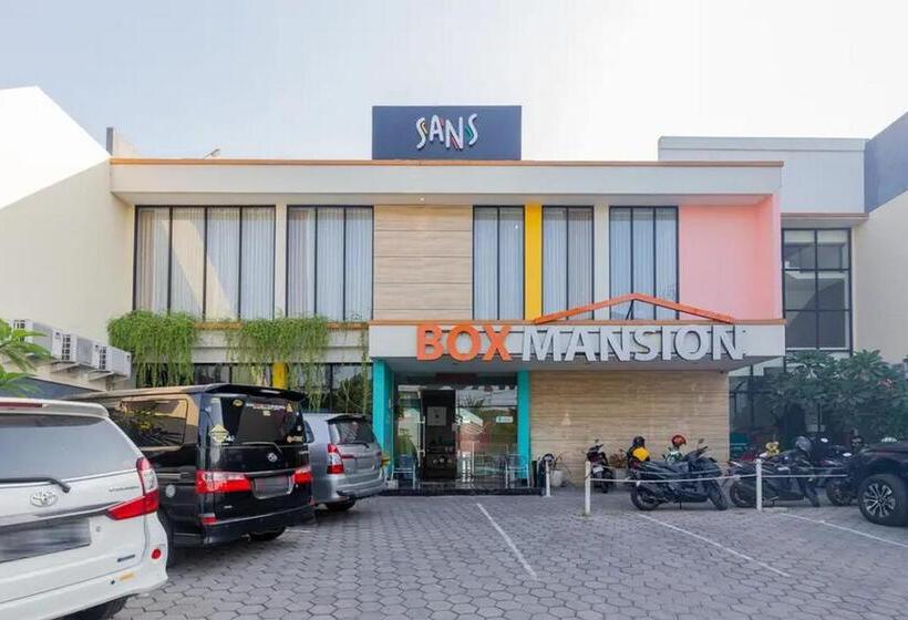 Sans Hotel Box Mansion Surabaya By Reddoorz