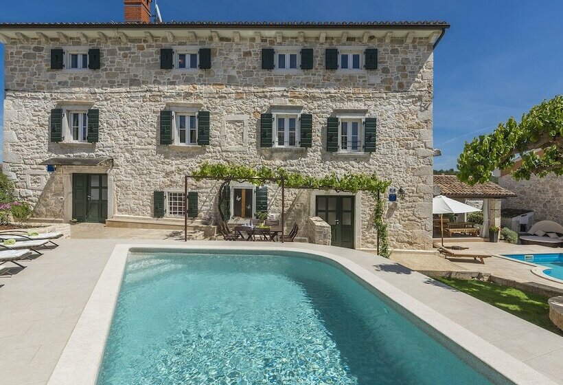 Stone House With Private Pool For 10 People Near Porec