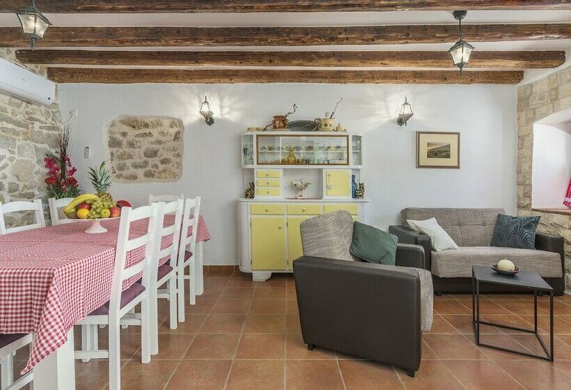 Stone House With Private Pool For 10 People Near Porec