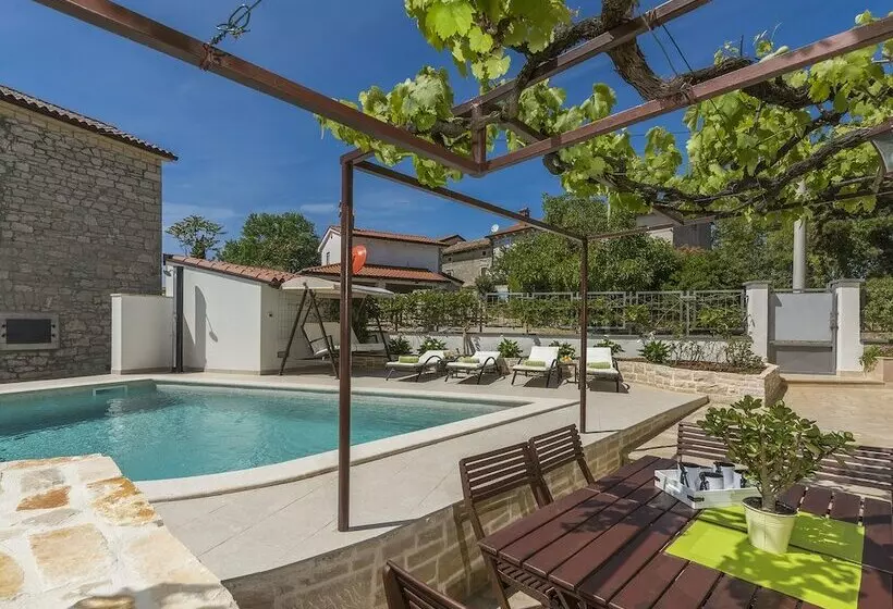 Stone House With Private Pool For 10 People Near Porec