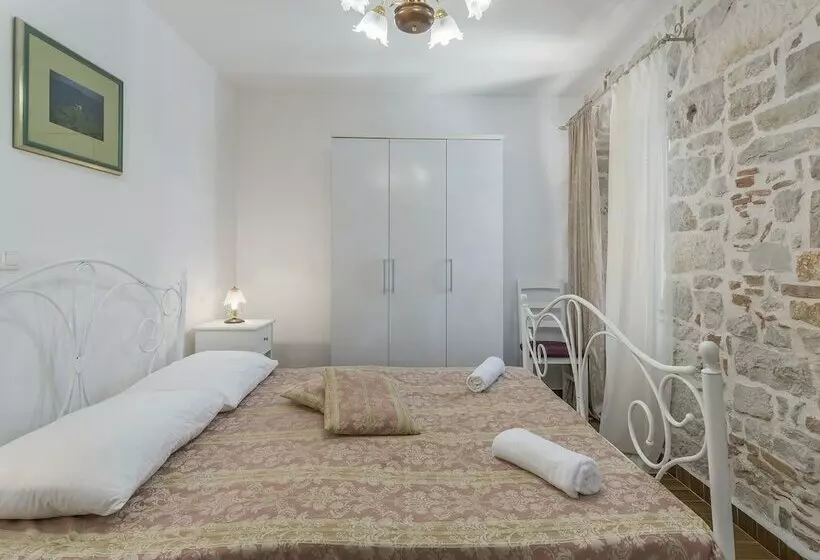 Stone House With Private Pool For 10 People Near Porec