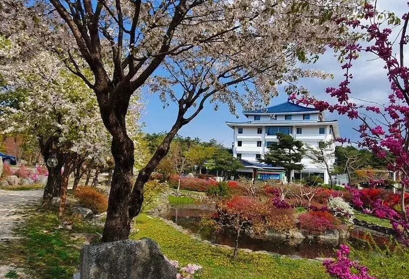 Hotelli Cheoksan Spatel