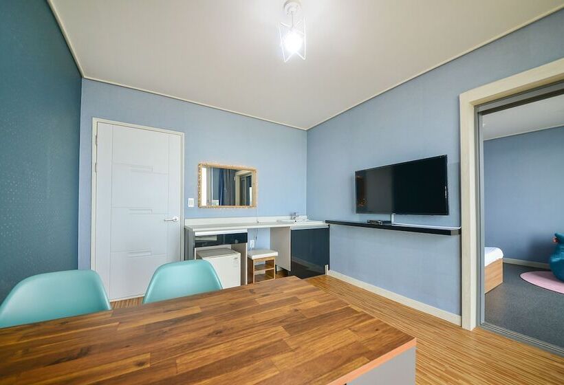 Отель Goseong Bokee House